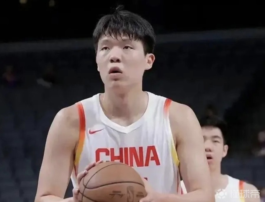 媒体人：杨瀚森未随国家队前往杭州，热身赛首战按规定应该打不了